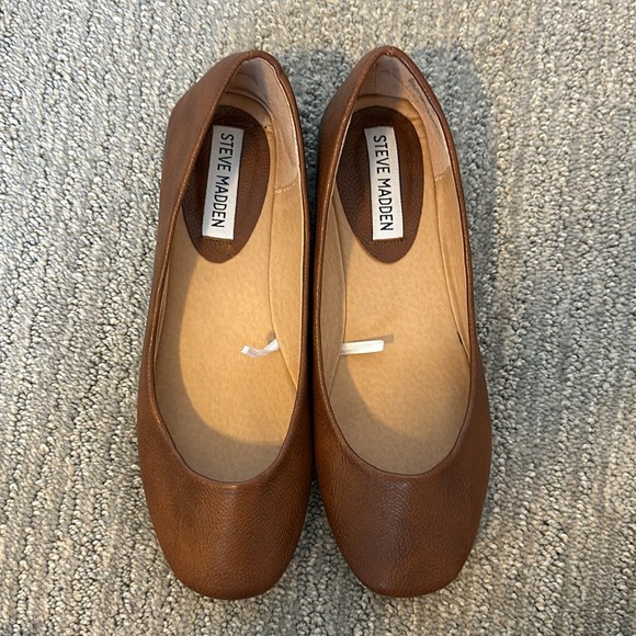 Steve Madden Women's Flats - Picture 3 of 6